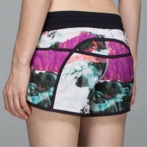 Lululemon Tracker Shorts MR 4” - Size 8